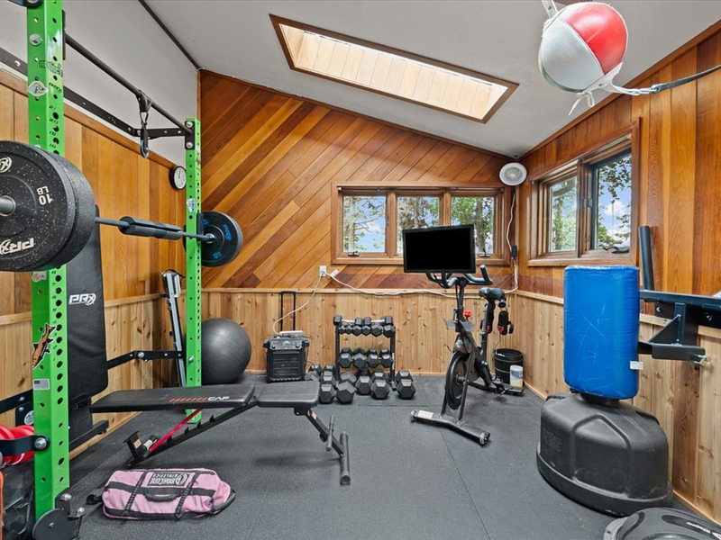 2261 Belmont Drive - photo 2
