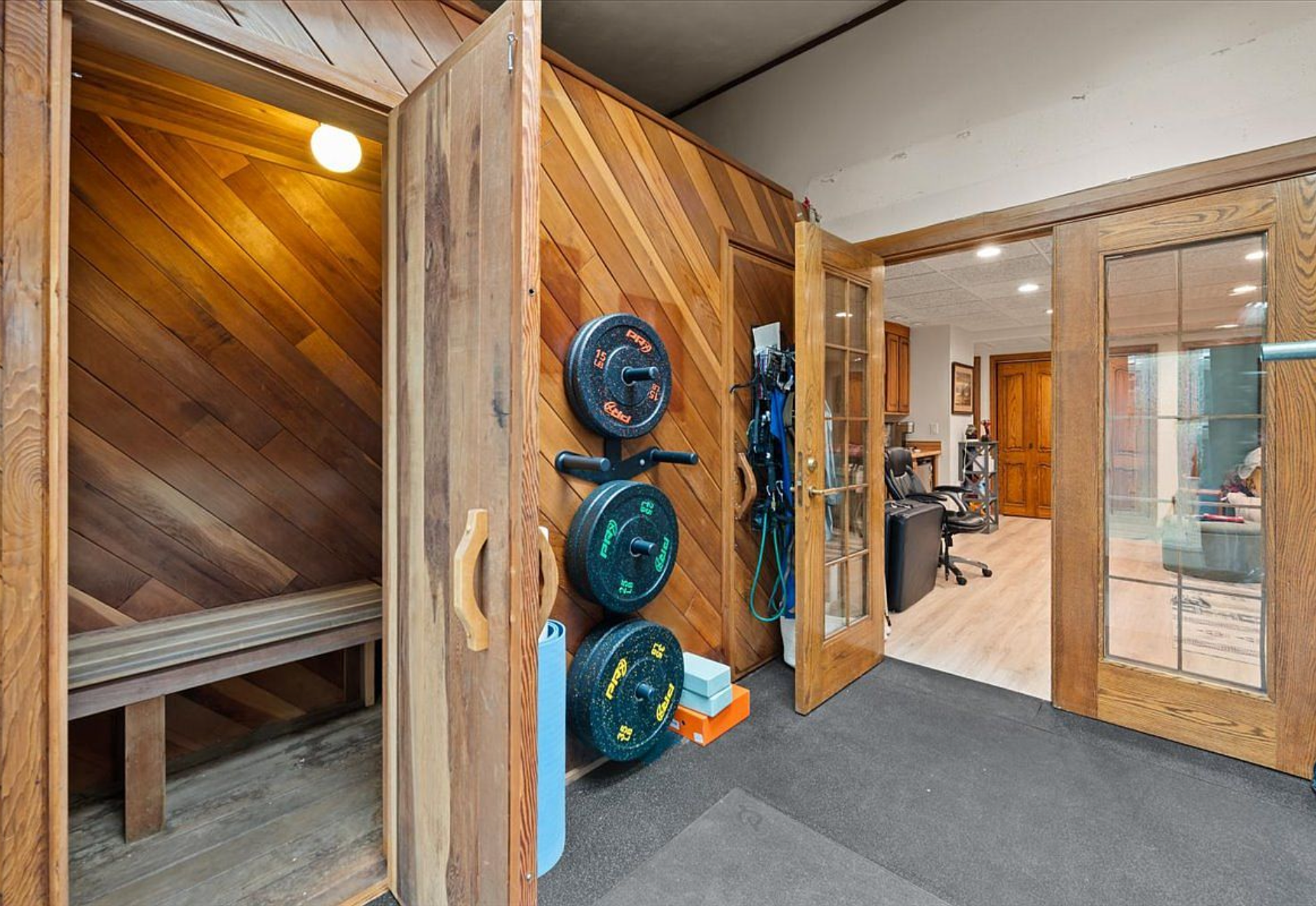 2261 Belmont Drive - photo 3