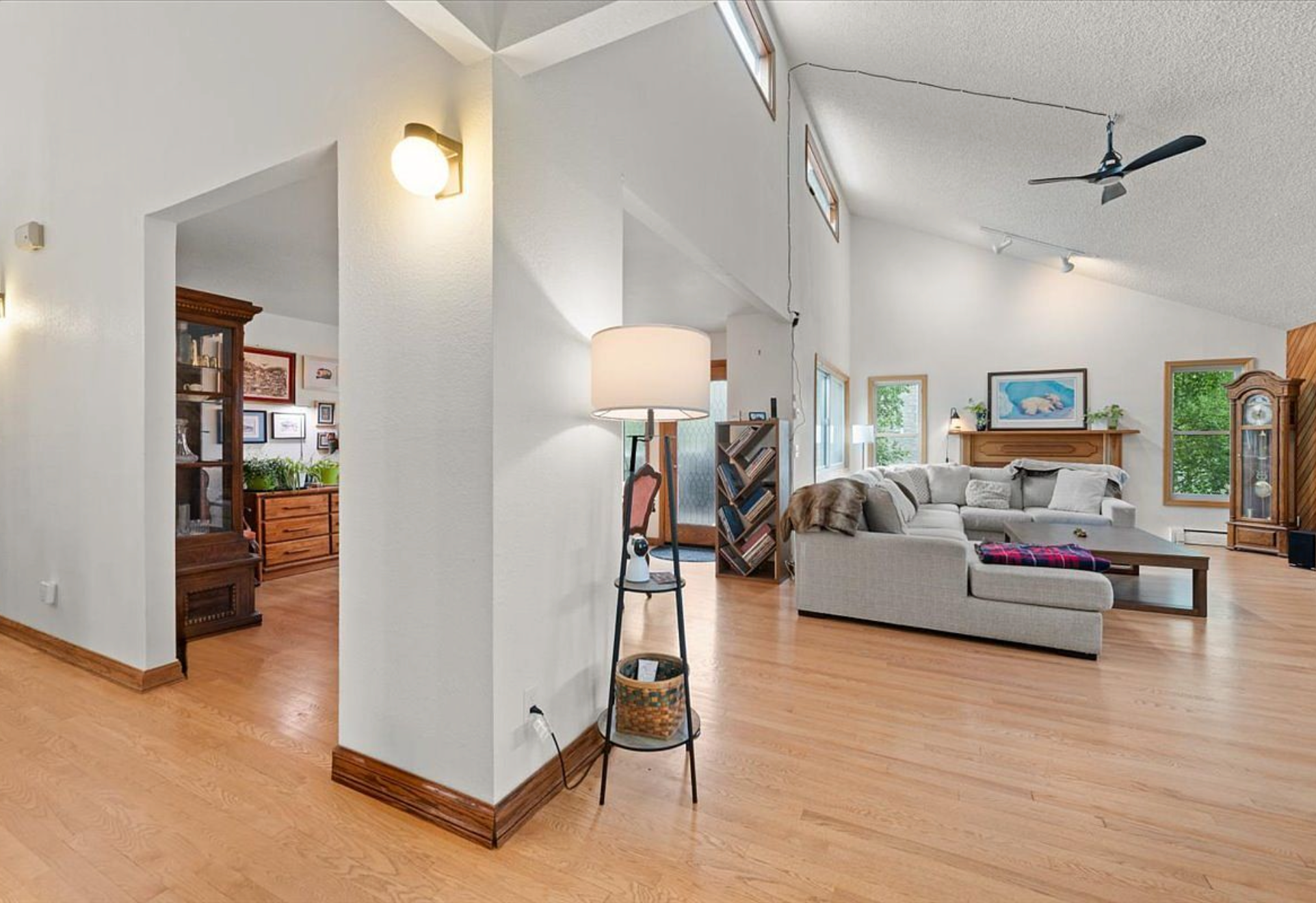 2261 Belmont Drive - photo 5