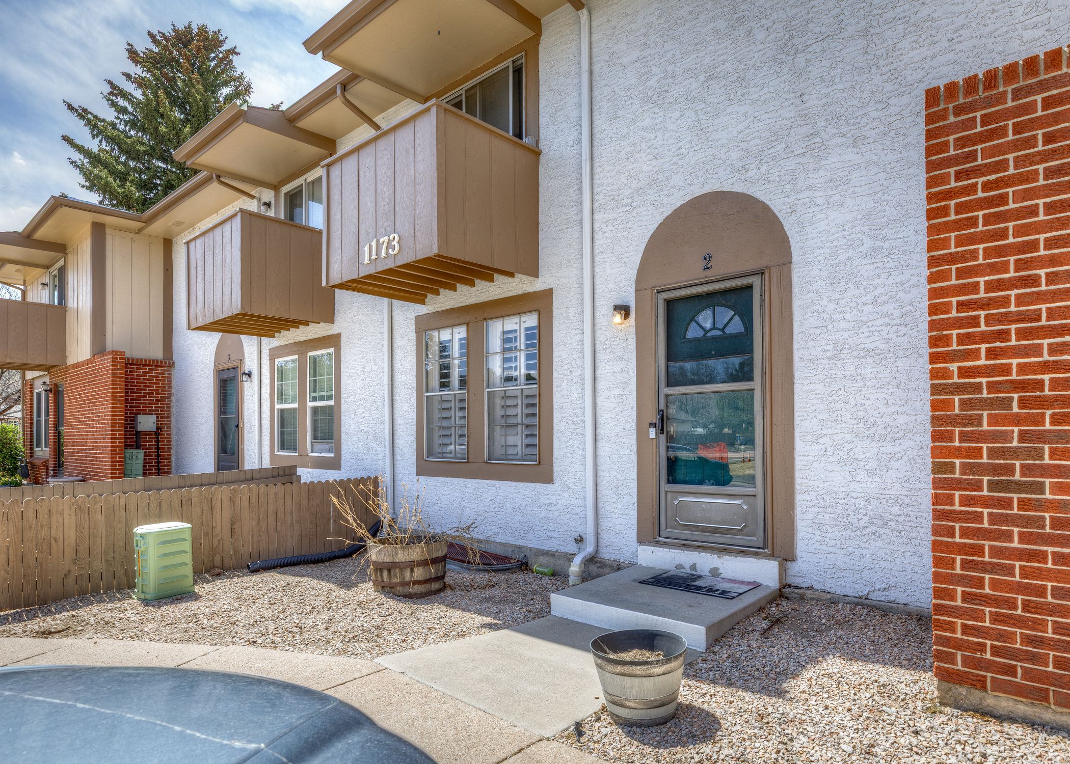 1173 Willow Bend Circle — photo 1