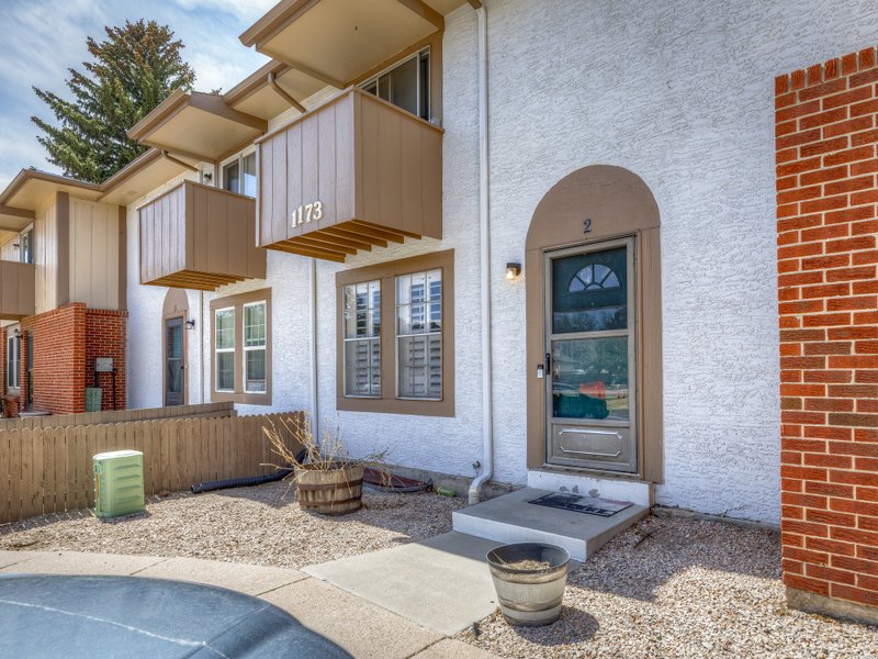 1173 Willow Bend Circle — photo 1