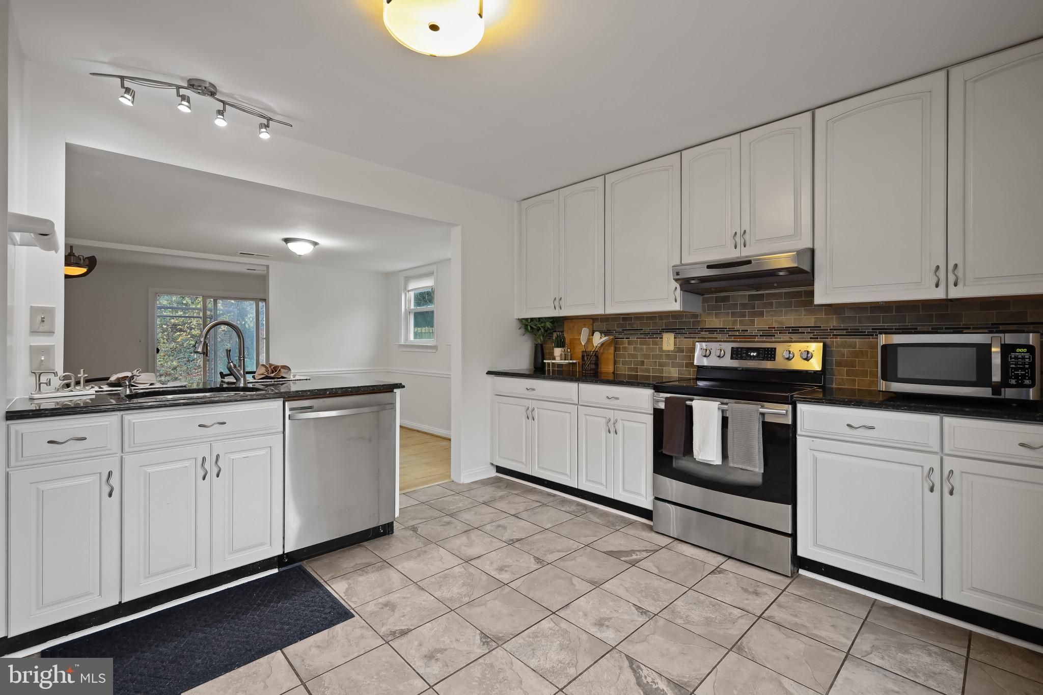 332 Charred Oak Court — photo 4