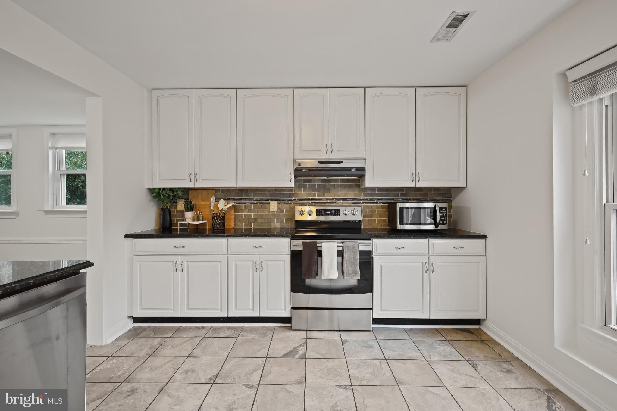 332 Charred Oak Court — photo 5